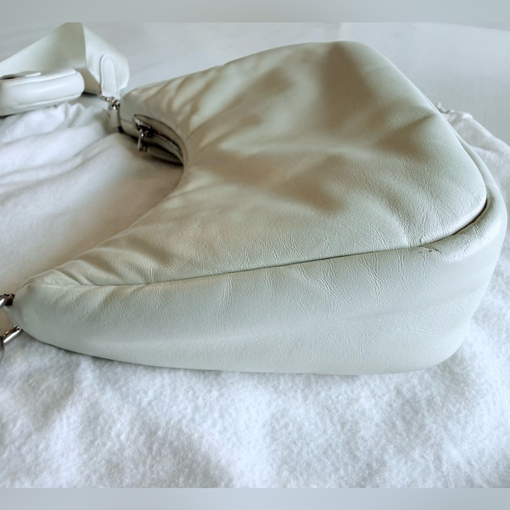 💯 Authentic Prada Re-Edition 2005 Crossbody Bag - White (with dust bag) - Picture 12 of 16